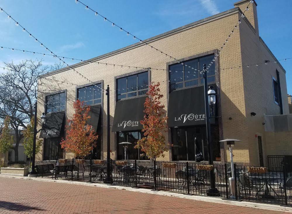 La Banque Hotel Homewood Exterior photo